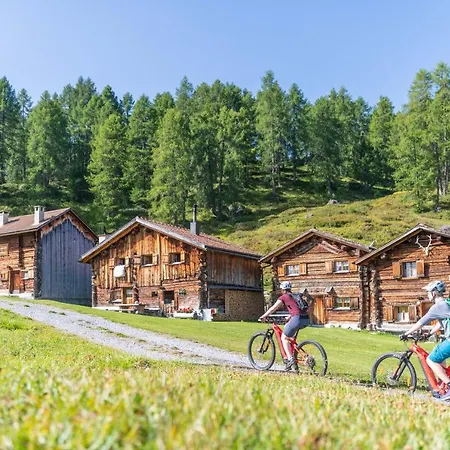 Guest house Gruppen- & Familienhaus Parsonz *