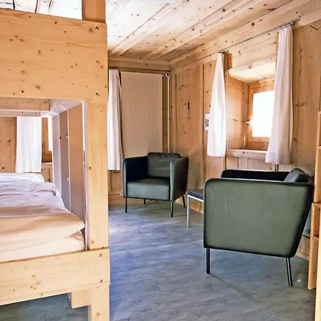 Gruppen- & Familienhaus Parsonz Guest house *