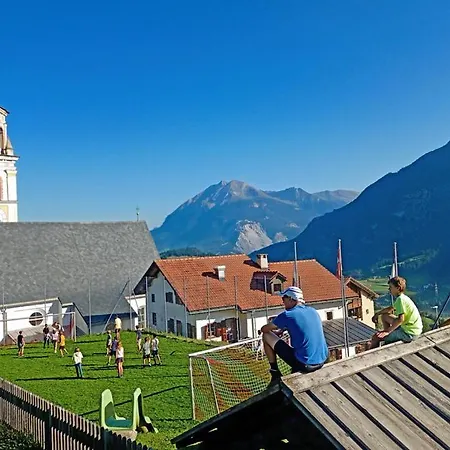 Guest house Gruppen- & Familienhaus Parsonz